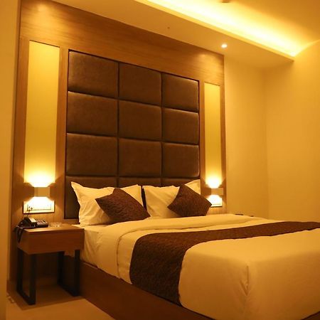 Hotel Sai Pritam Mumbai Dış mekan fotoğraf