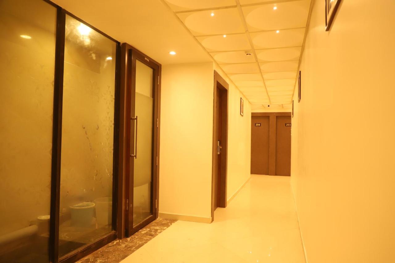 Hotel Sai Pritam Mumbai Dış mekan fotoğraf