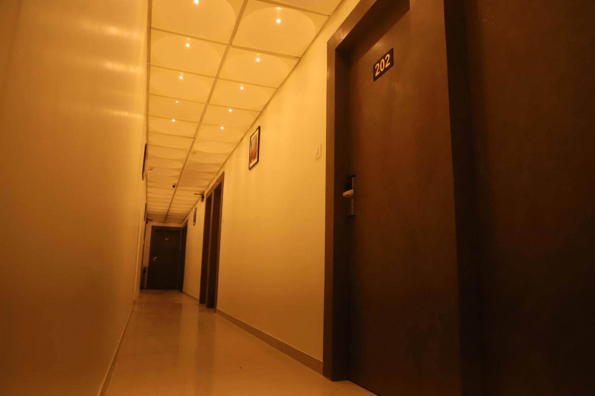 Hotel Sai Pritam Mumbai Dış mekan fotoğraf
