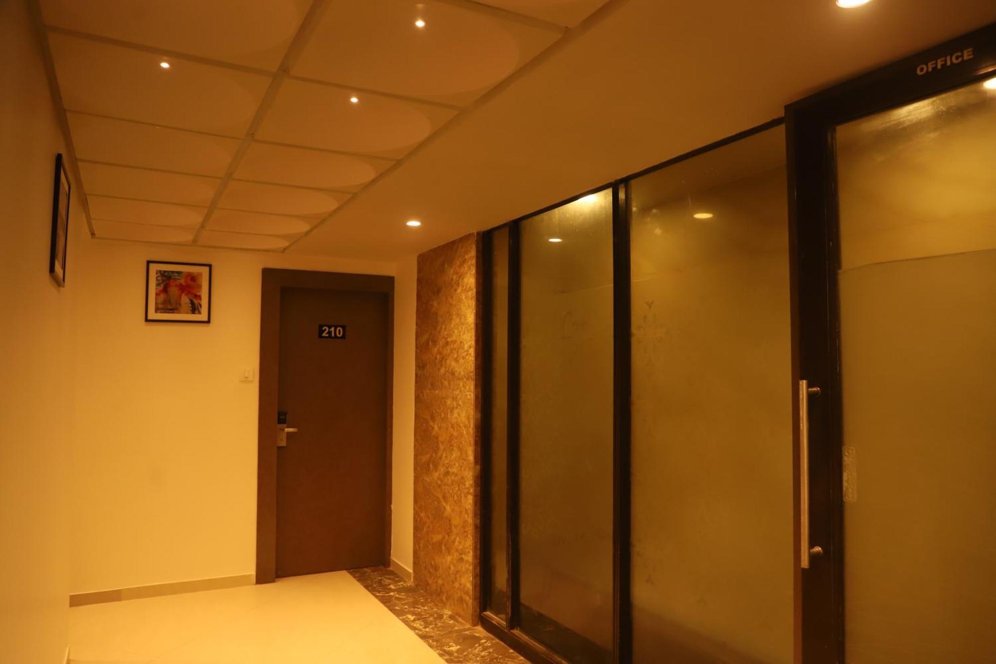 Hotel Sai Pritam Mumbai Dış mekan fotoğraf